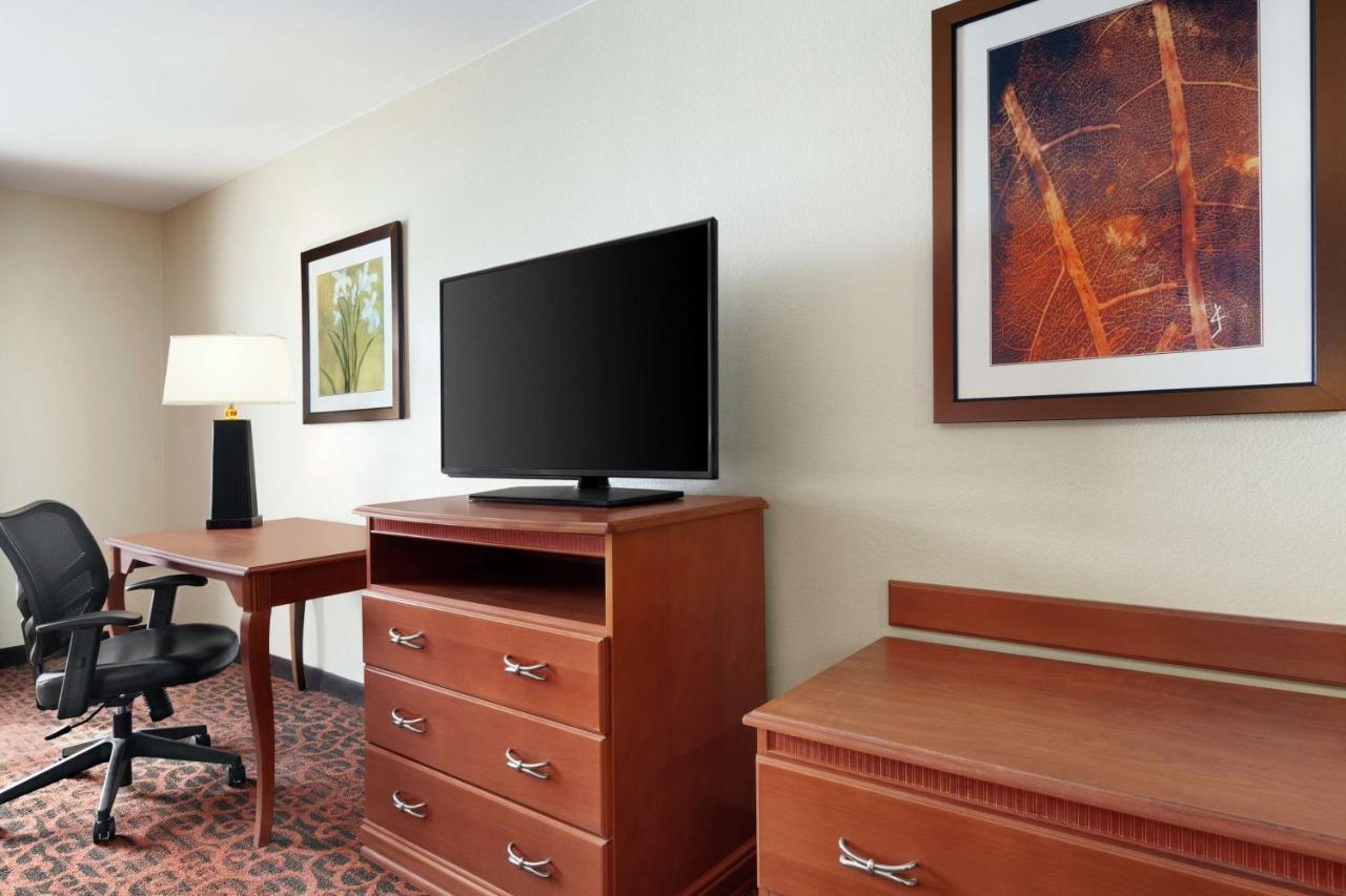 Hampton Inn Houston Стаффорд Екстер'єр фото